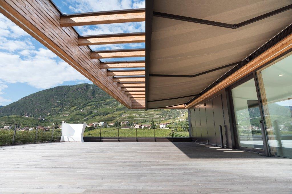 KE arreda l'outdoor del nuovo MILA Shop & Bistro a Bolzano - Campiglio